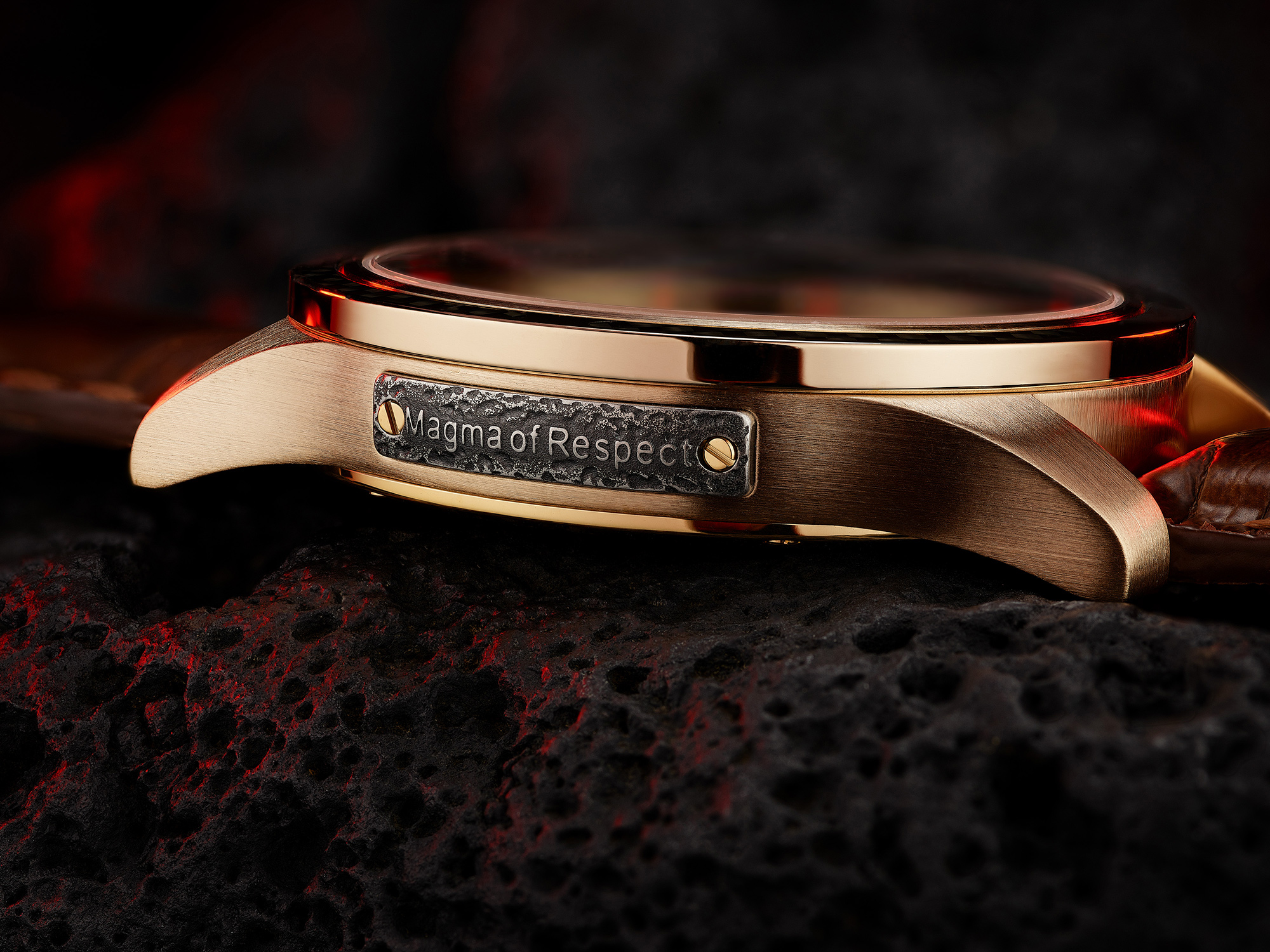 Second image of the magma bronze watch carousel